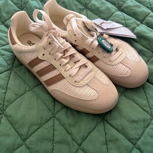 Adidas Women's Beige and Tan Sneakers OG sambas cream white and cardboard